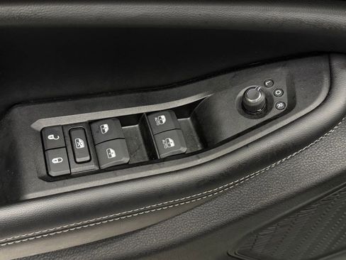 Used 2025 Jeep Grand Cherokee L Limited AWD/4WD image 19