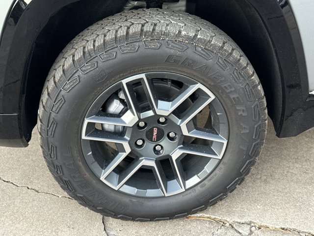 New 2027 GMC Terrain Denali w/ LPO, Black Badging Package AWD/4WD image 15