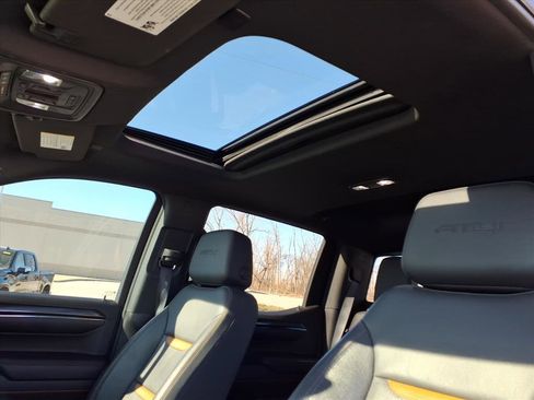Used 2024 GMC Sierra 1500 AT4 w/ Technology Package image 25