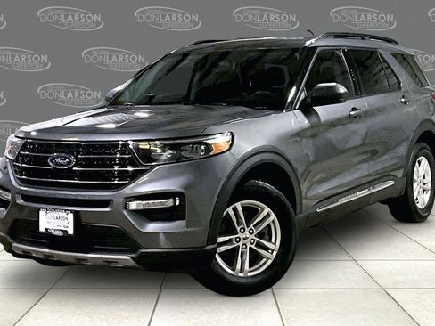 Certified 2023 Ford Explorer XLT w/ Equipment Group 202A image 3