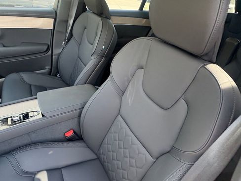 New 2026 Volvo XC90 B6 Plus w/ Protection Package Premier image 18