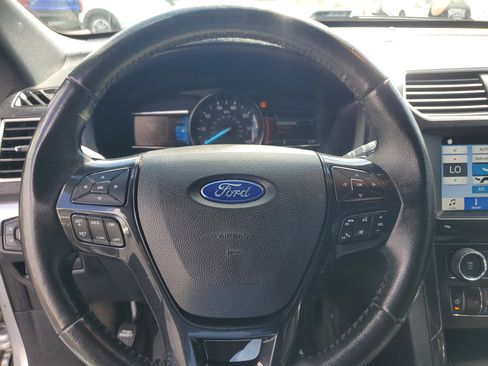 Used 2017 Ford Explorer XLT w/ Equipment Group 202A image 16