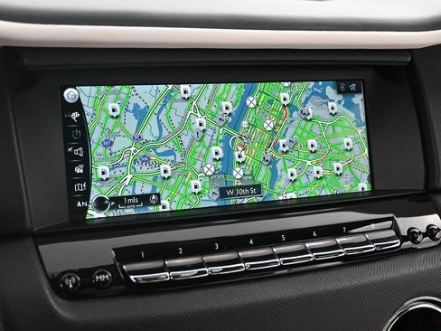 Used 2022 Rolls-Royce Cullinan image 22