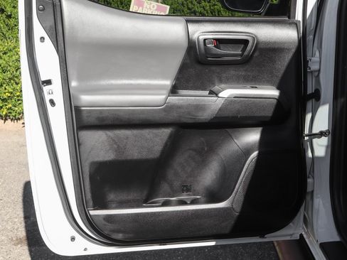 Used 2019 Toyota Tacoma SR5 image 33