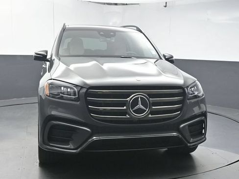 Used 2025 Mercedes-Benz GLS 450 4MATIC image 3