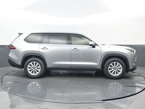 New 2026 Toyota Grand Highlander XLE image 2