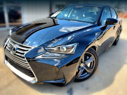 Used 2019 Lexus IS 300 AWD image 6