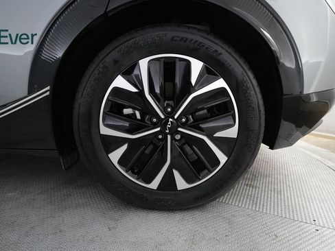 Used 2024 Kia EV6 Wind RWD image 9