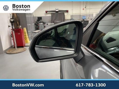 New 2026 Volkswagen Taos SEL image 8