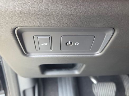 Used 2018 Land Rover Discovery HSE AWD/4WD image 26