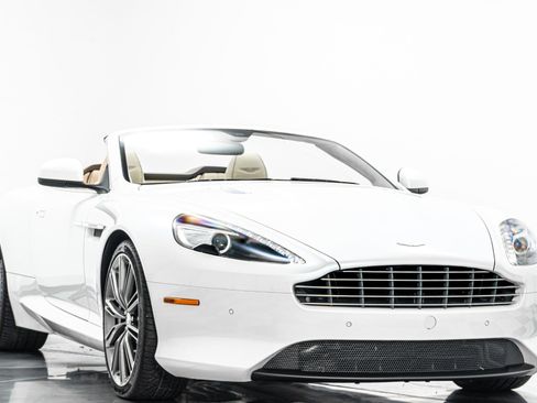 Used 2014 Aston Martin DB9 Volante -Very Low Miles, Pearl image 3