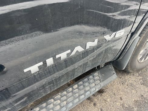 Used 2019 Nissan Titan PRO-4X image 9