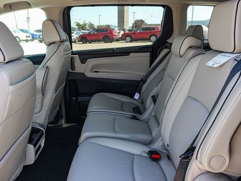 New 2026 Honda Odyssey Touring image 12