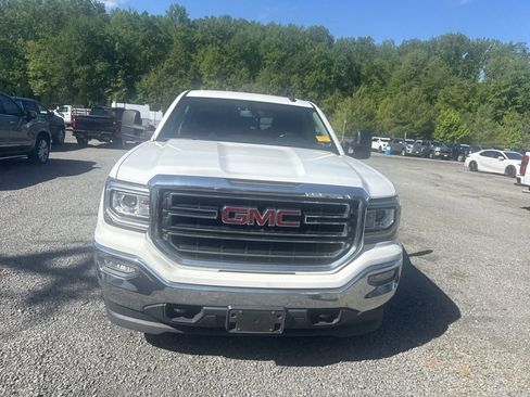 Used 2018 GMC Sierra 1500 SLE w/ SLE Value Package AWD/4WD image 2