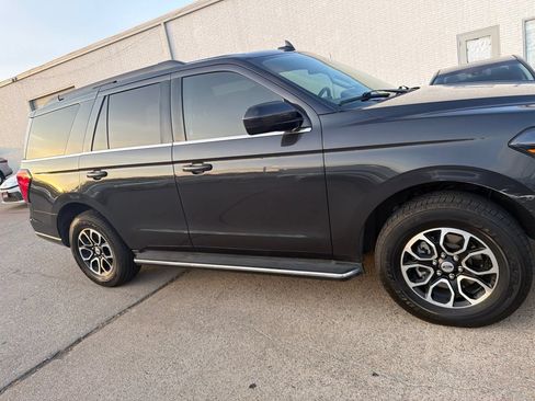Used 2022 Ford Expedition XLT AWD/4WD image 3