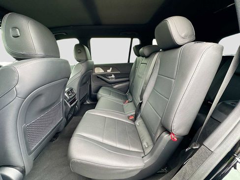 Used 2025 Mercedes-Benz GLS 450 4MATIC image 26