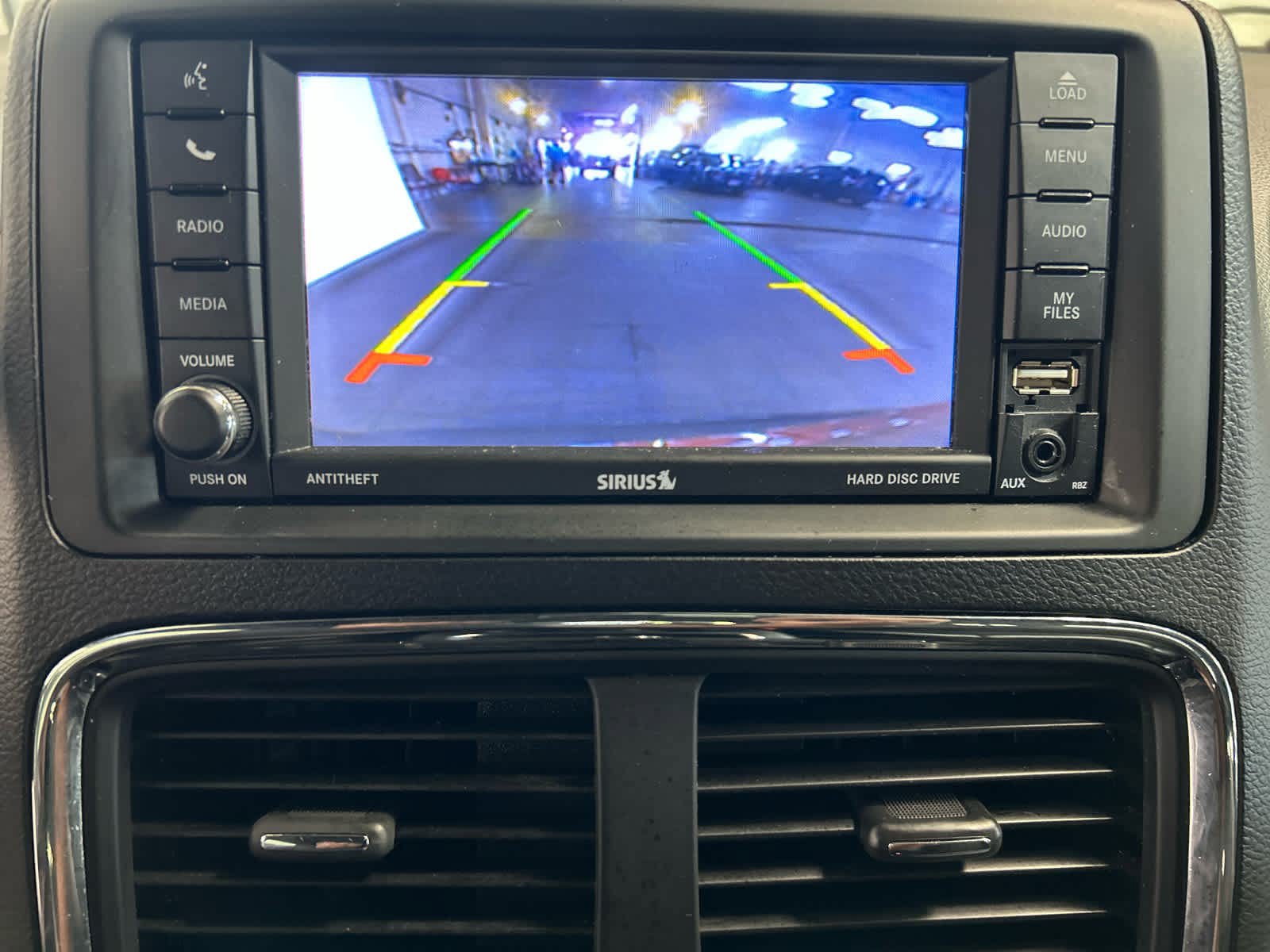 Used 2020 Dodge Grand Caravan SXT w/ Driver Convenience Group FWD image 5