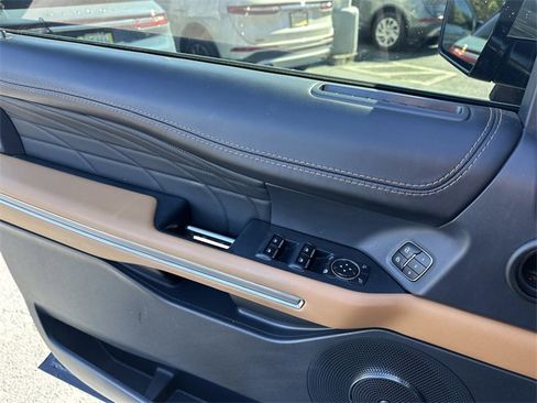 Certified 2022 Ford Expedition Max Platinum image 31