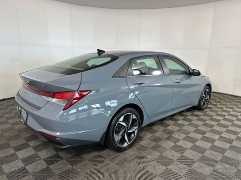 Certified 2023 Hyundai Elantra SEL w/ Convenience Package image 3