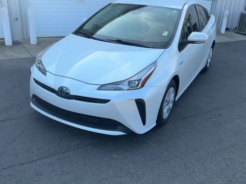 Used 2022 Toyota Prius L Eco FWD image 5