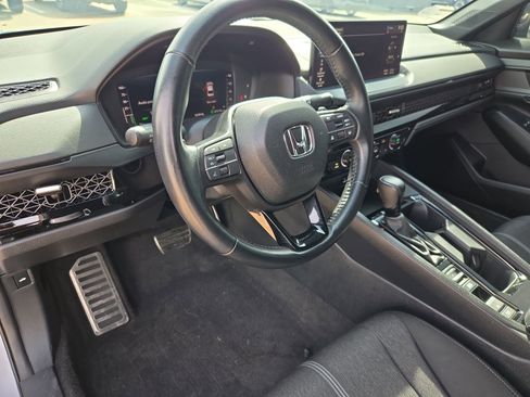 Used 2023 Honda Accord Sport image 11