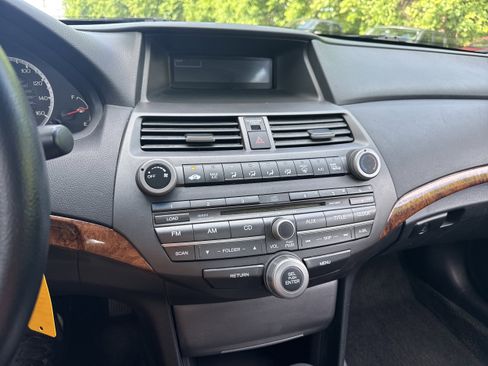 Used 2011 Honda Accord EX image 16