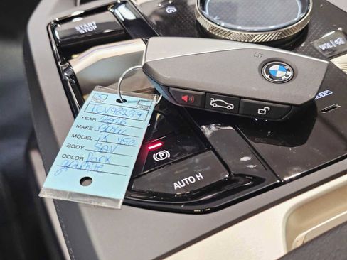 New 2026 BMW iX xDrive45 image 30