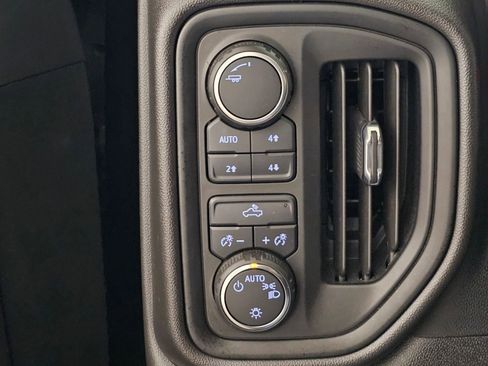 Used 2022 Chevrolet Silverado 1500 Custom Trail Boss AWD/4WD image 13