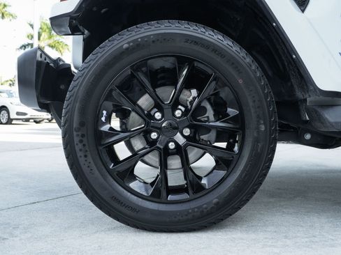 Used 2023 Jeep Wrangler Unlimited Sahara w/ Cold Weather Group image 31