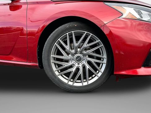 Used 2019 Nissan Altima 2.0 Edition One FWD image 9