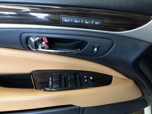 Used 2013 Lexus LS 460 w/ Comfort Pkg RWD image 21