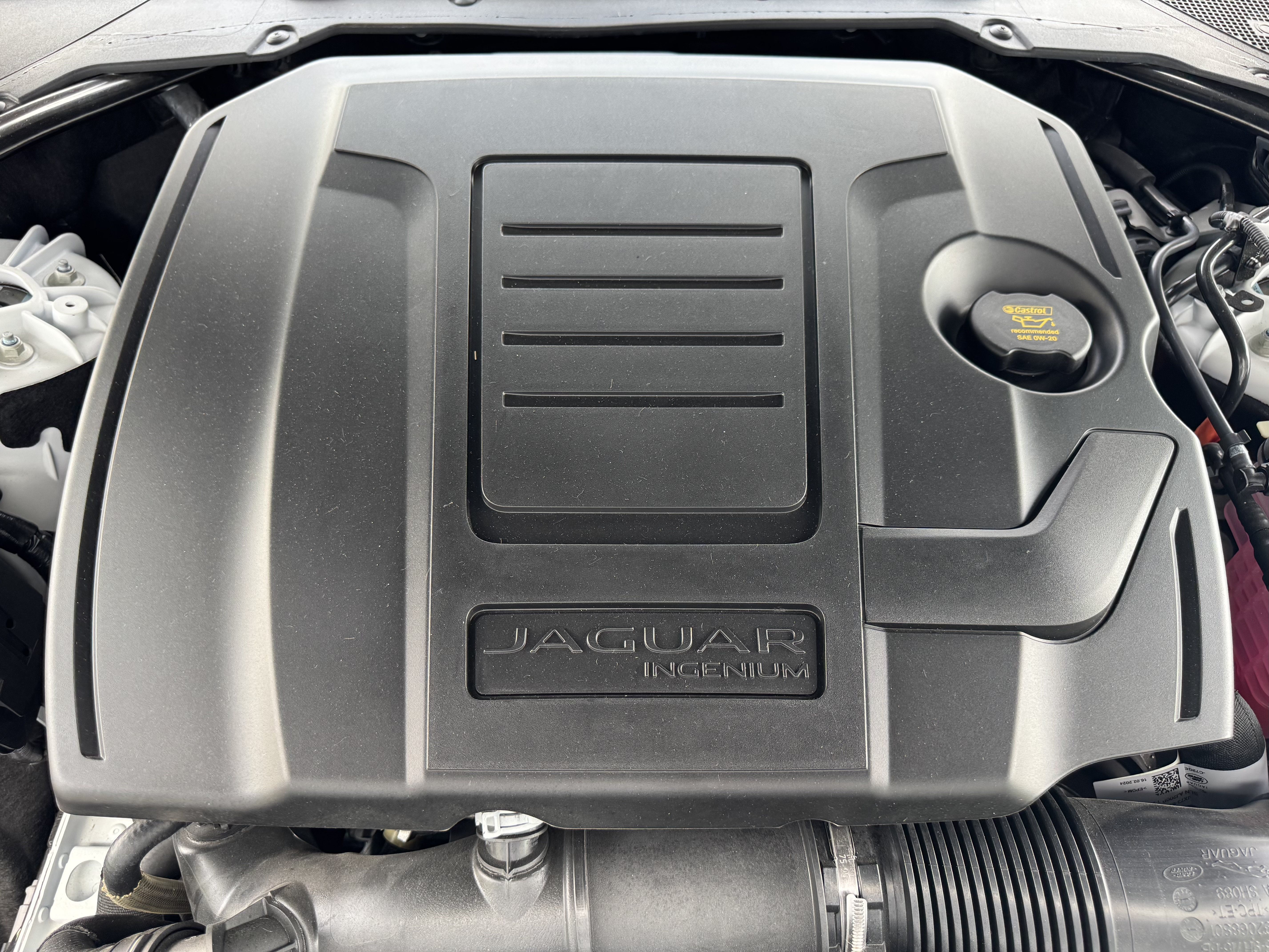 Used 2024 Jaguar XF R-Dynamic SE AWD/4WD image 32