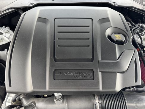 Used 2024 Jaguar XF R-Dynamic SE AWD/4WD image 32