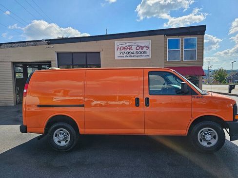 Used 2017 Chevrolet Express 2500 RWD image 2