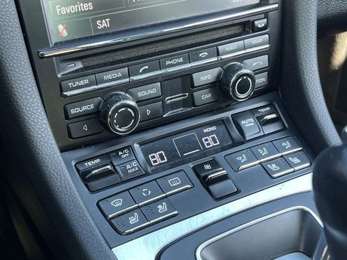 Used 2013 Porsche 911 Carrera 4S image 23