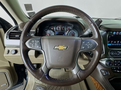 Used 2019 Chevrolet Suburban Premier image 11