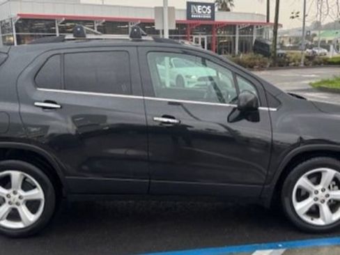 Used 2016 Chevrolet Trax LTZ w/ LPO, Cargo Package image 5