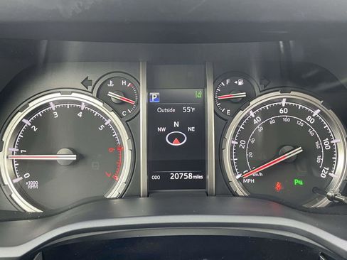 Used 2023 Toyota 4Runner Limited AWD/4WD image 28