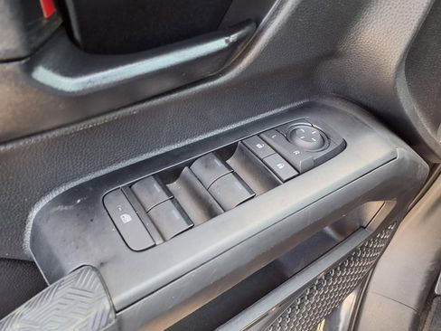 Certified 2025 Toyota Tacoma SR5 image 14