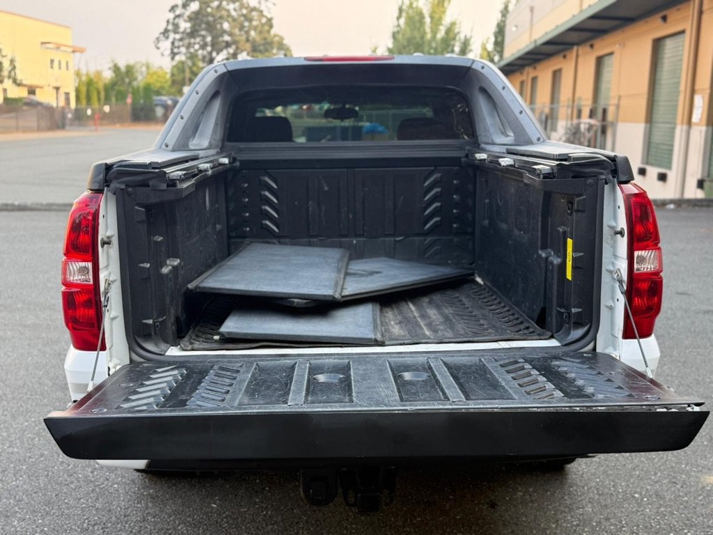 Used 2010 Chevrolet Avalanche LS AWD/4WD image 17