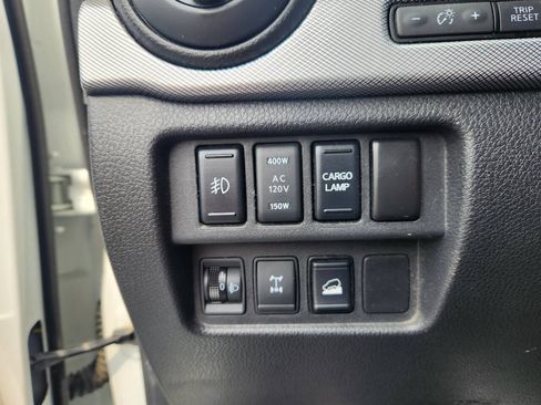 Used 2017 Nissan Titan PRO-4X AWD/4WD image 26
