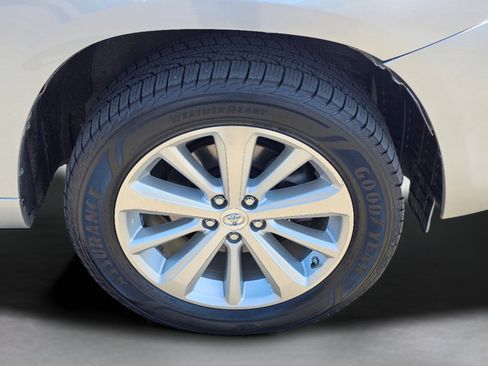 Used 2010 Toyota Highlander Limited AWD/4WD image 31