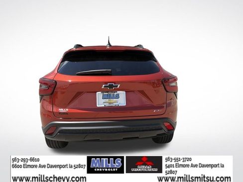 Used 2024 Chevrolet Trax RS w/ Driver Confidence Package FWD image 4