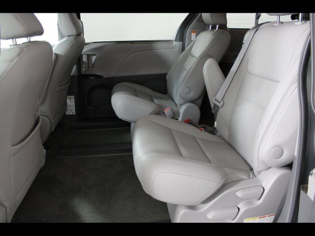 Used 2017 Toyota Sienna XLE w/ XLE Navigation Package FWD image 14