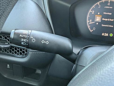 Used 2023 Honda HR-V LX image 16