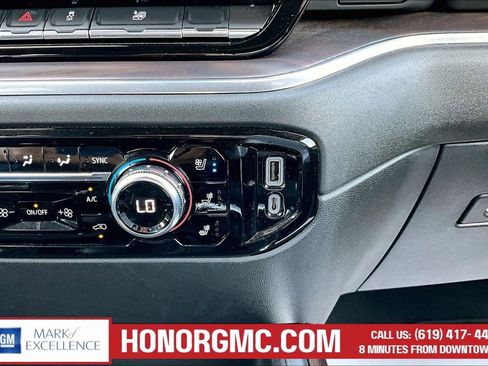 Used 2023 GMC Sierra 1500 SLT w/ SLT Premium Package AWD/4WD image 17