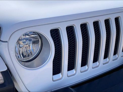 Used 2023 Jeep Wrangler Sahara image 29