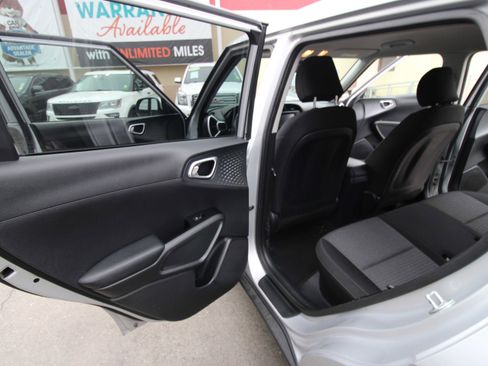 Used 2020 Kia Soul S image 12
