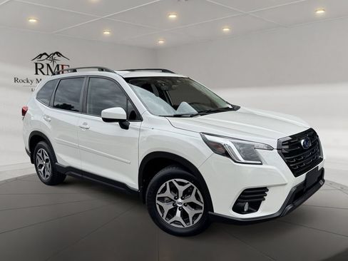 Used 2023 Subaru Forester Premium w/ Popular Package #2 AWD/4WD image 1
