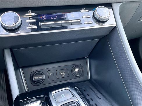 Used 2023 Hyundai Sonata Limited image 35